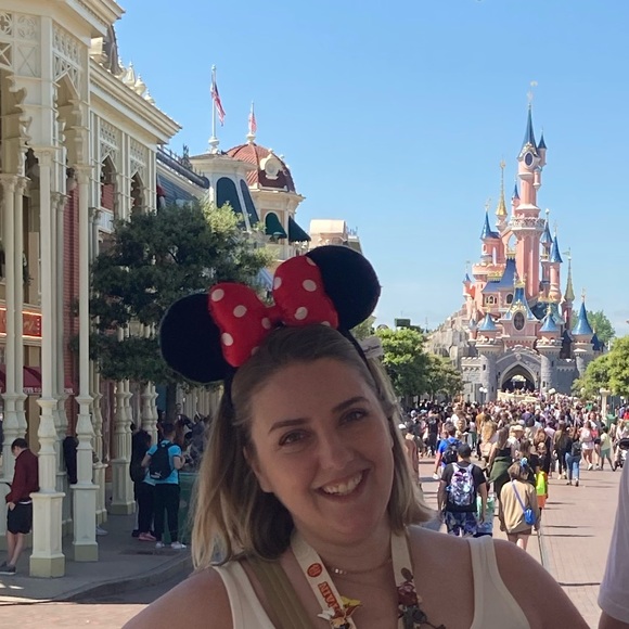 Meet your Posher, Katie - Picture 1 of 4